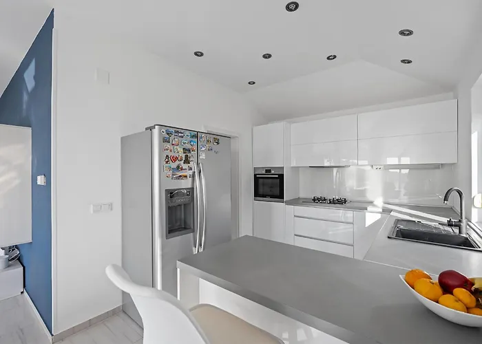 Apartamento Amazing In With Wifi Murter